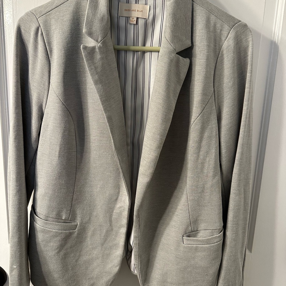 Skies Are Blue Light Gray Blazer